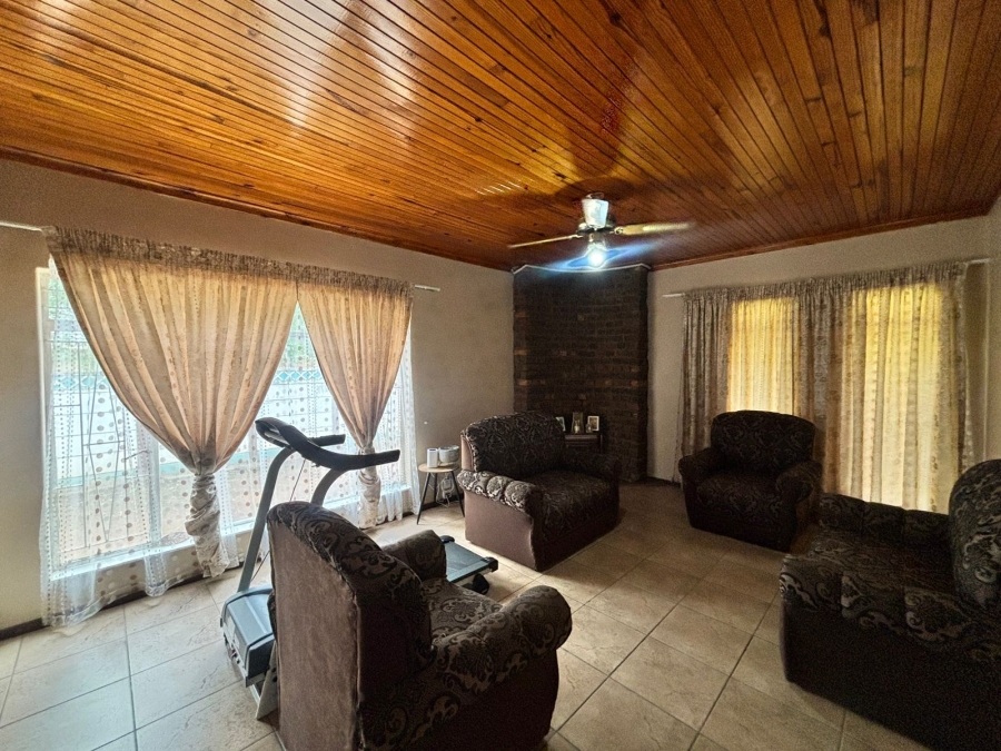 3 Bedroom Property for Sale in La Hoff North West